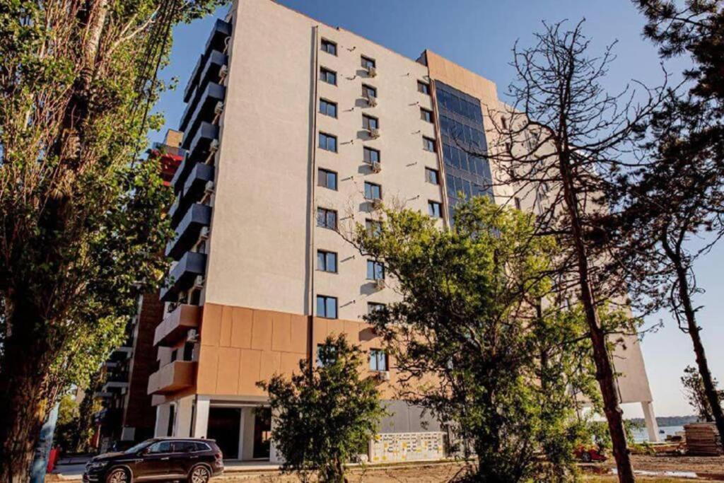 Alexis Spacious Classic Apartment Мамая Экстерьер фото
