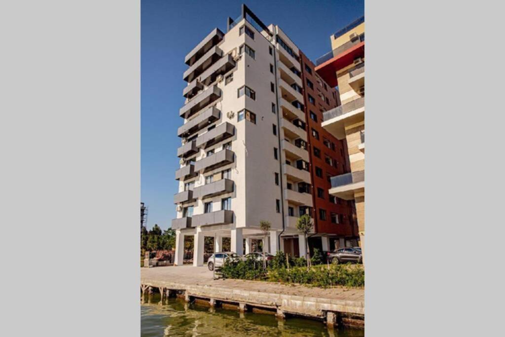 Alexis Spacious Classic Apartment Мамая Экстерьер фото
