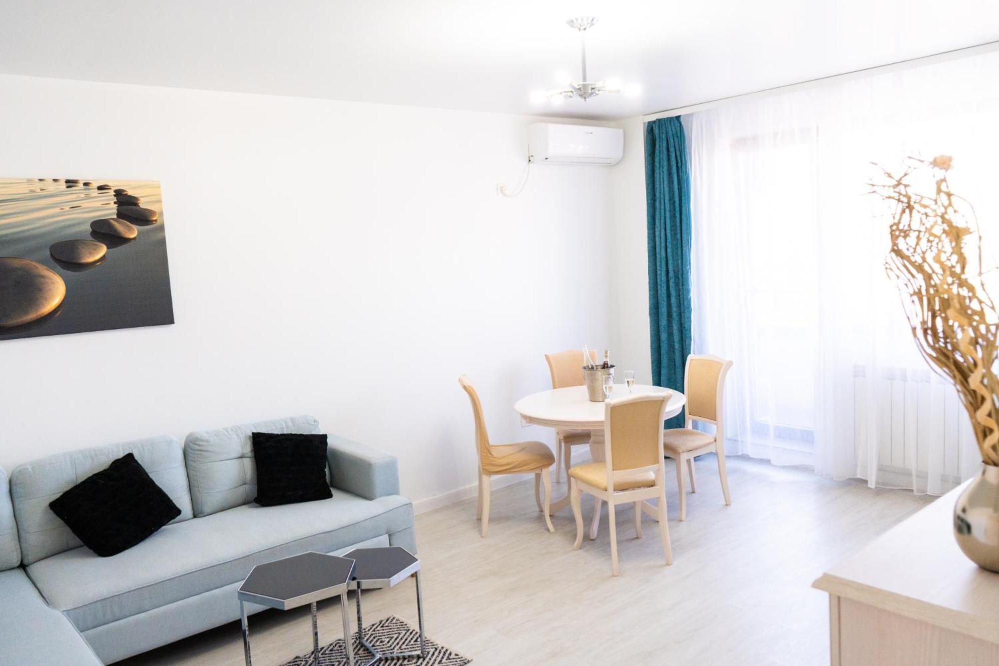 Alexis Spacious Classic Apartment Мамая Экстерьер фото