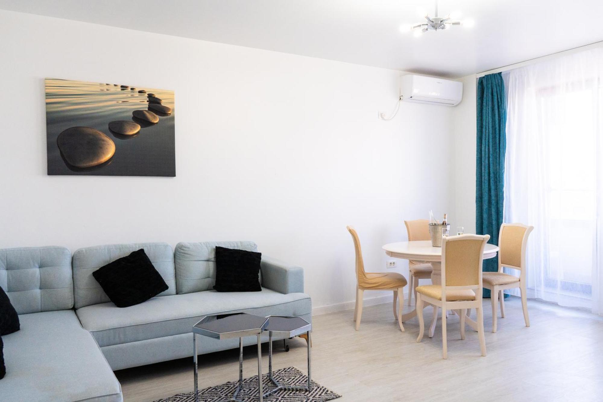 Alexis Spacious Classic Apartment Мамая Экстерьер фото