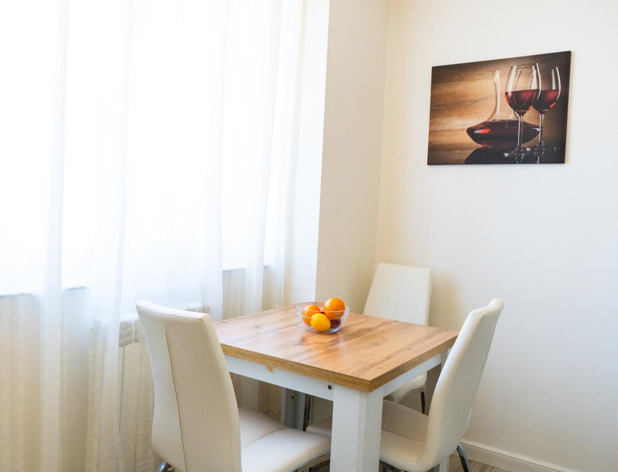 Alexis Spacious Classic Apartment Мамая Экстерьер фото